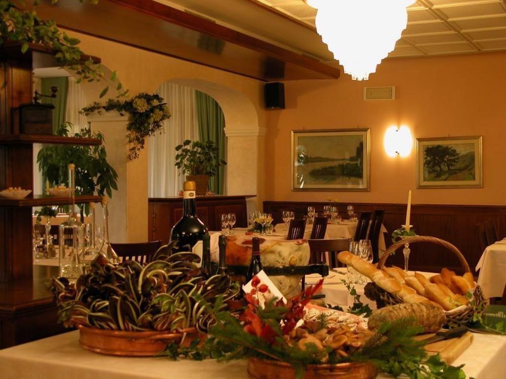 Hotel Ristorante La Rosina มารอสติกา ภายนอก รูปภาพ