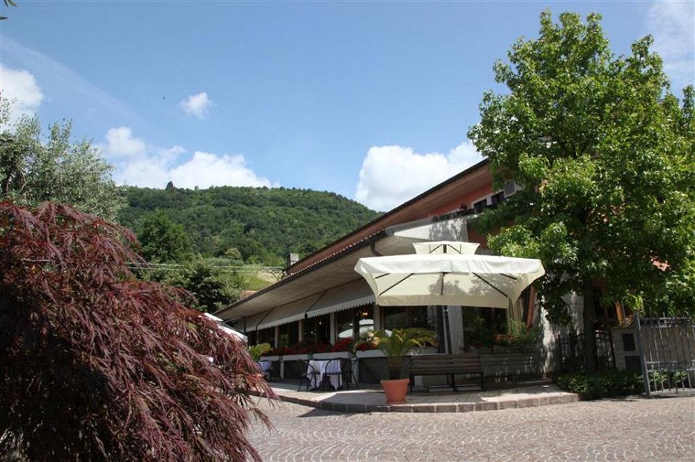 Hotel Ristorante La Rosina มารอสติกา ภายนอก รูปภาพ