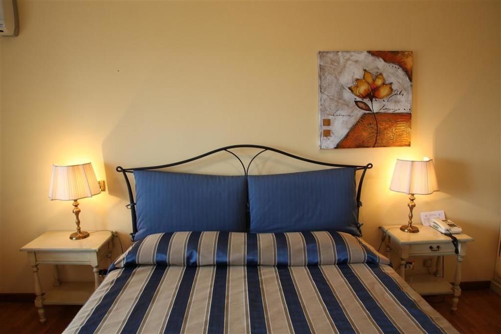Hotel Ristorante La Rosina มารอสติกา ภายนอก รูปภาพ