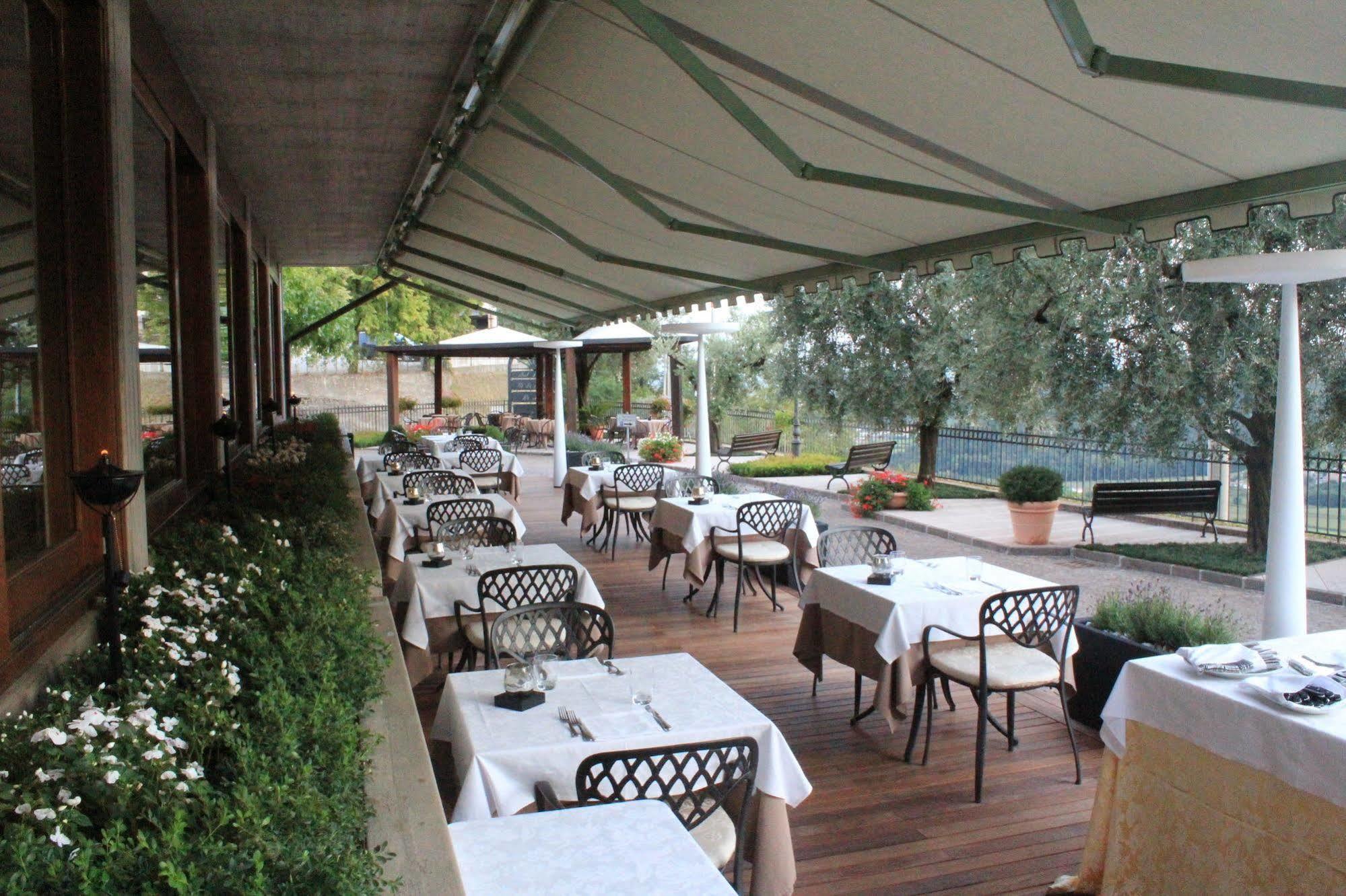 Hotel Ristorante La Rosina มารอสติกา ภายนอก รูปภาพ